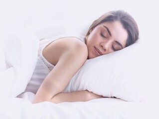 La dieta mediterránea mejora más la calidad del sueño que la crononutrición, según revisión de estudios